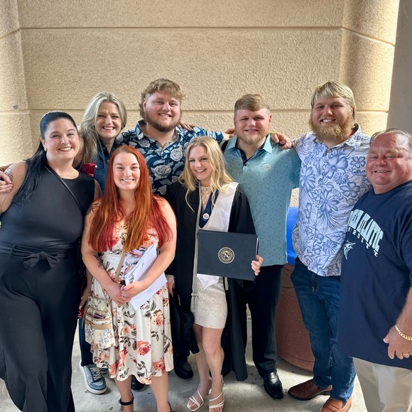 Meet your Posher, Lori - Picture 5 of 5